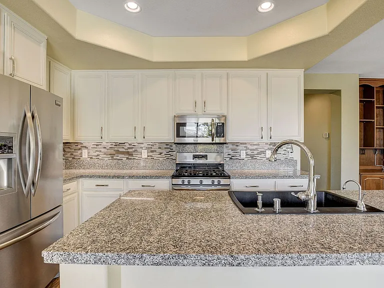 408 Silver Prairie Ct — Photo 22
