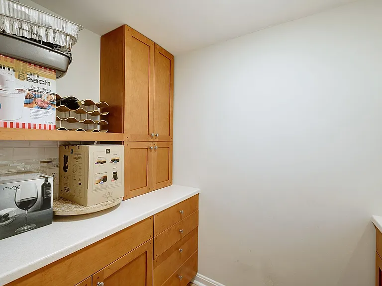 9420 Holland Ave — Photo 35