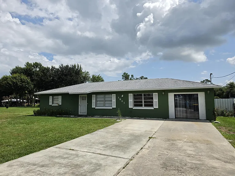 1531 Lake Clay Dr — Photo 2