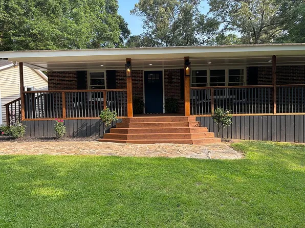 124 Martin Ln, Cowpens, SC 29330