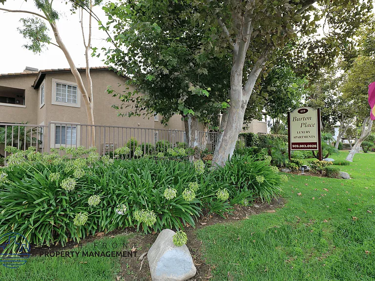 619 E. Riverside Dr. — Photo 6