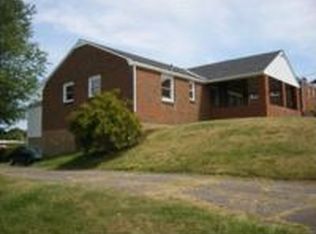 615 Douglas Ave, Elizabeth, PA