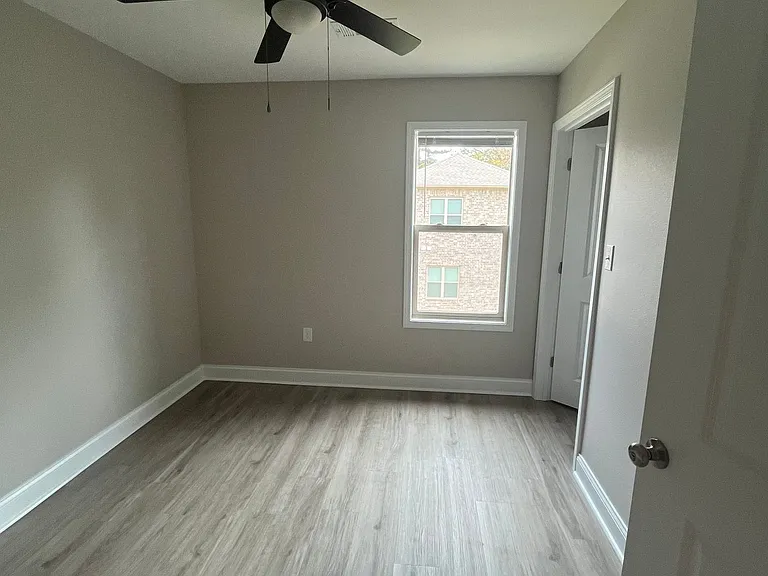 817 Ellis St — Photo 12