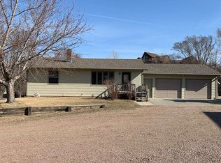106 N Club St, Chamberlain, SD 57325
