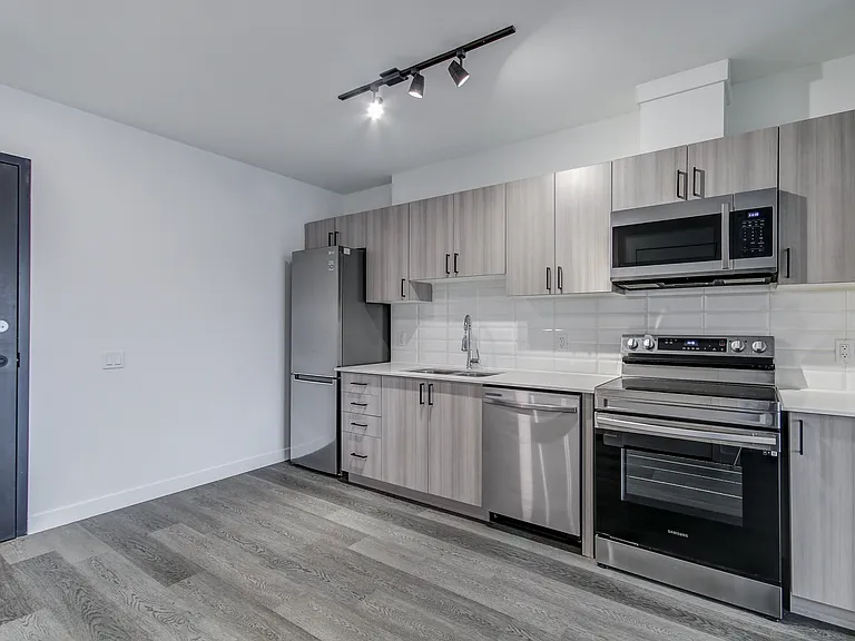 388 King St E #410 — Photo 13