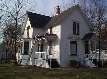 374 Jewett St photo 1