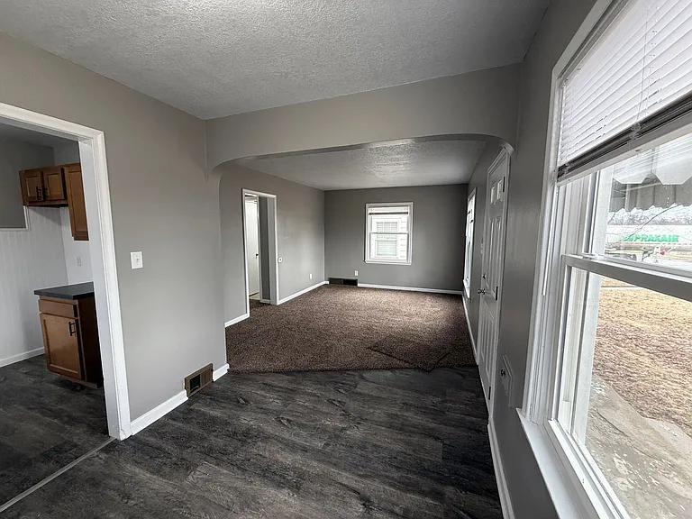 2921 Chestnut St — Photo 2