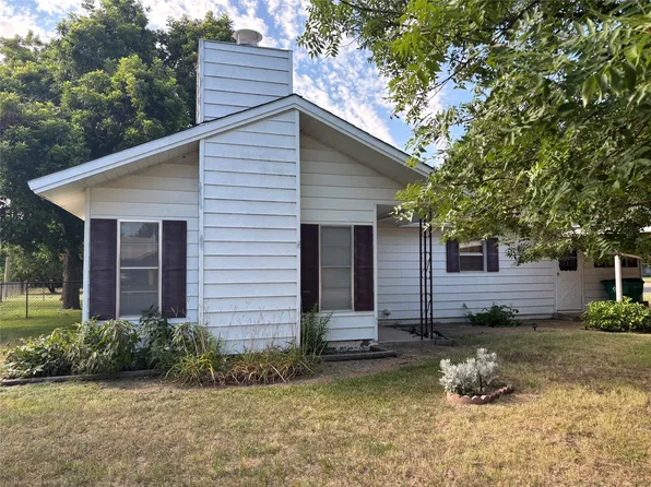 602 Howard Cir, Olney, TX 76374