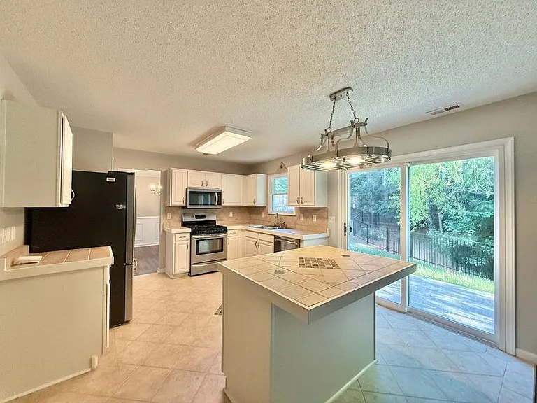 301 Siena Dr — Photo 8