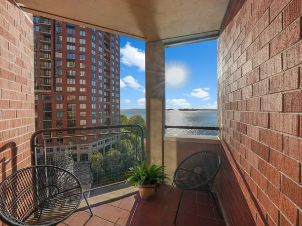 377 Rector Place image 6 of 9