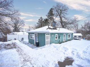 1268 Boulevard Dr, Howell, MI 48843