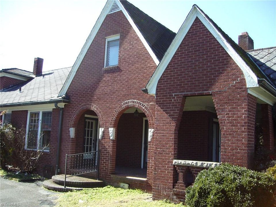 2nd image of 819 W 5th Ave