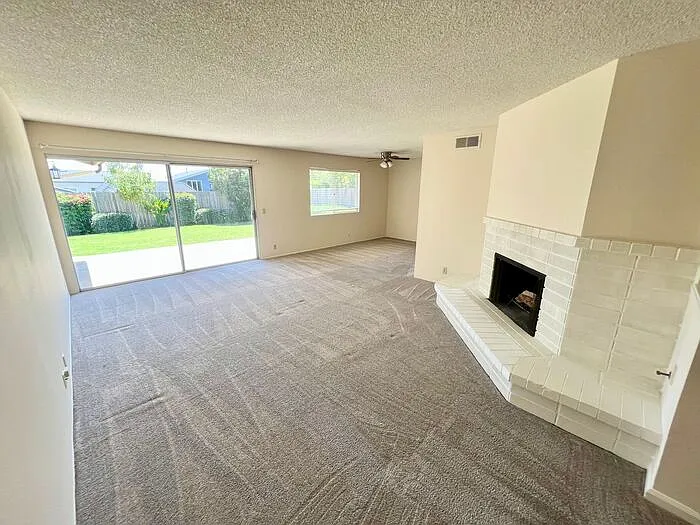 2163 Missouri St — Photo 2