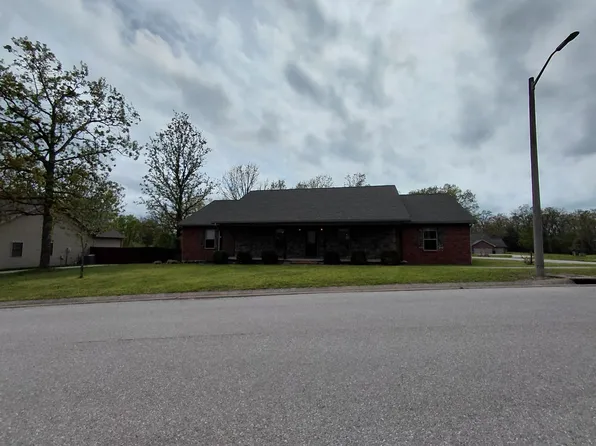 102 Highland Woods Dr, Waynesville, MO 65583