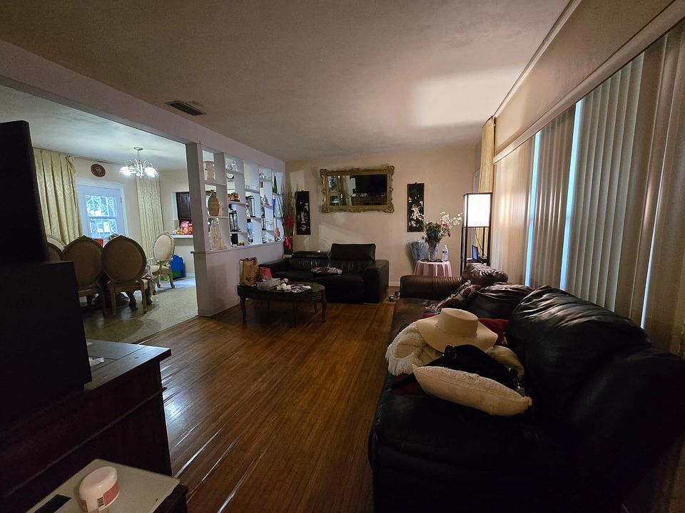 2nd image of 7520 NE 5th Avenue