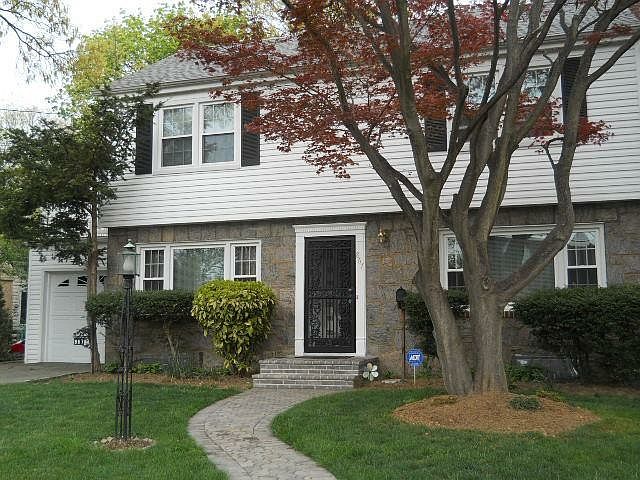 1st image of 867 Schuman Pl