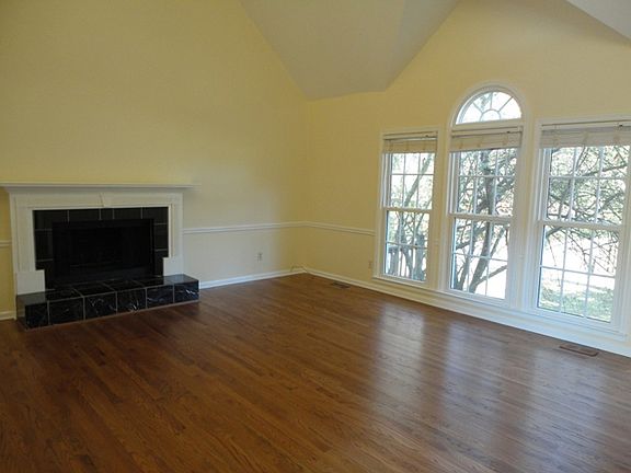 3rd image of 3350 Waters Mill Dr