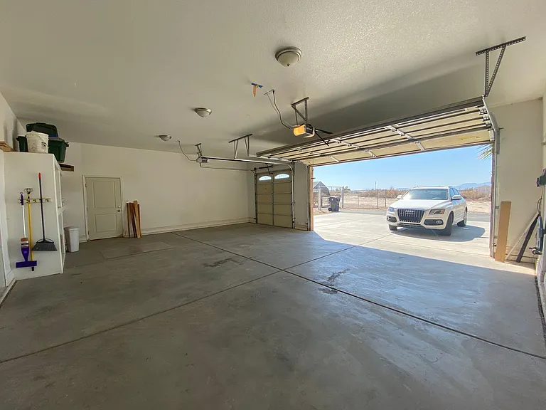 3611 Oakleaf Ave — Photo 58