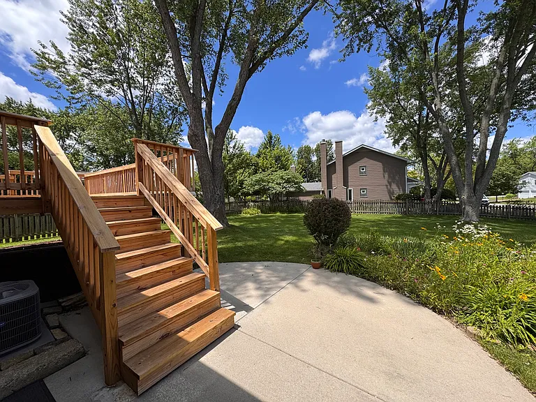 3990 Hudson Dr — Photo 16