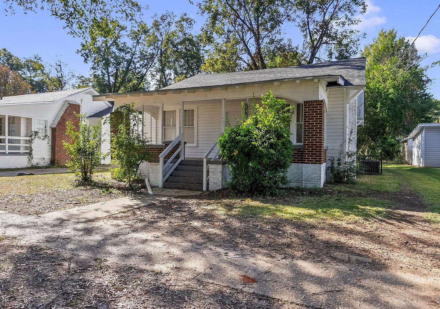 904 35th Avenue-3 Bed 2 Bath! Available Now! — Photo 1