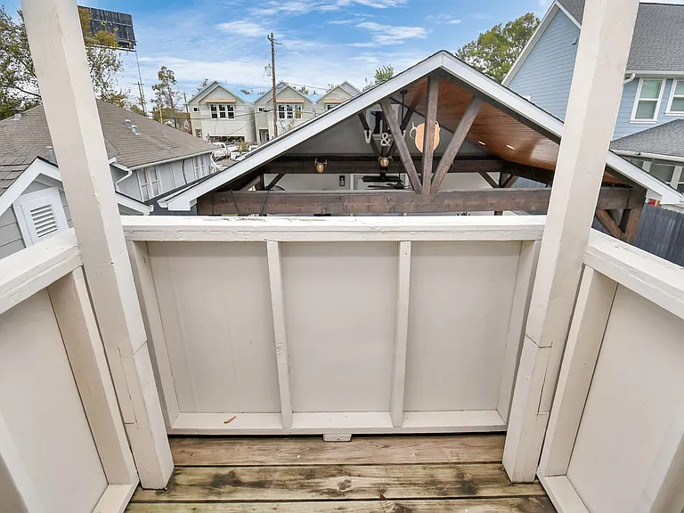 109 Amundsen St — Photo 18