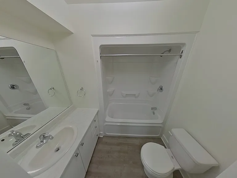 464 Frontenac St #16 — Photo 22