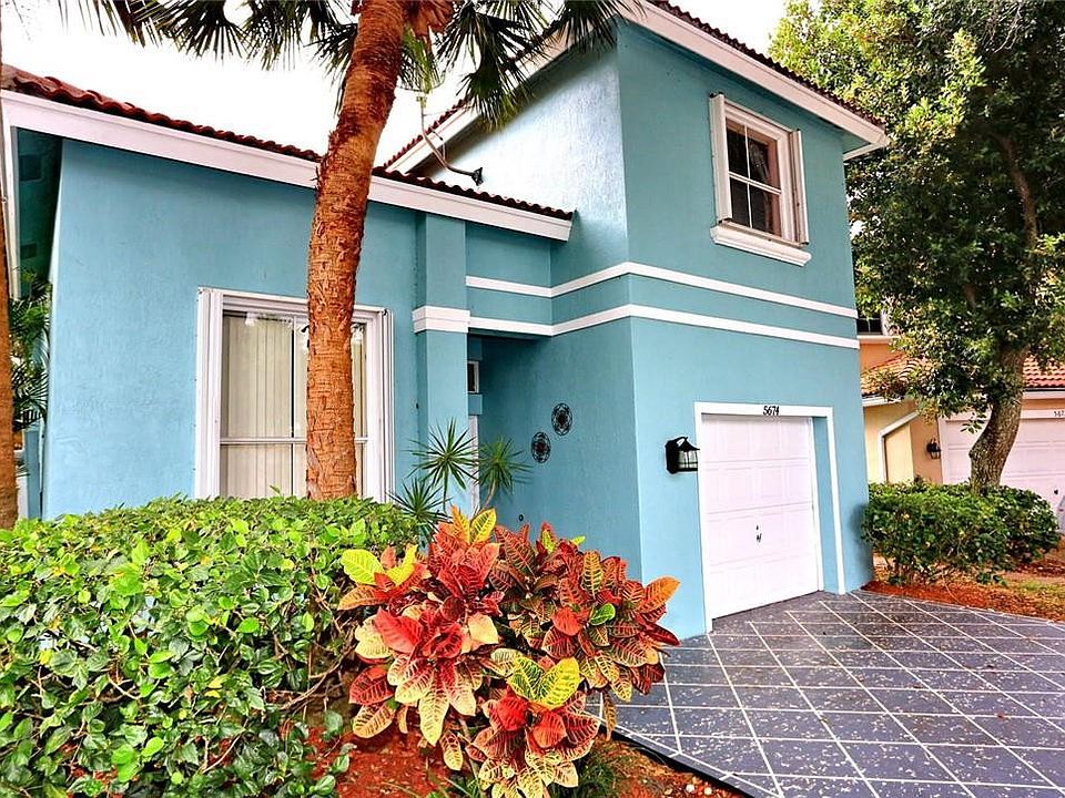 1st image of 5674 NW La Quinta Court