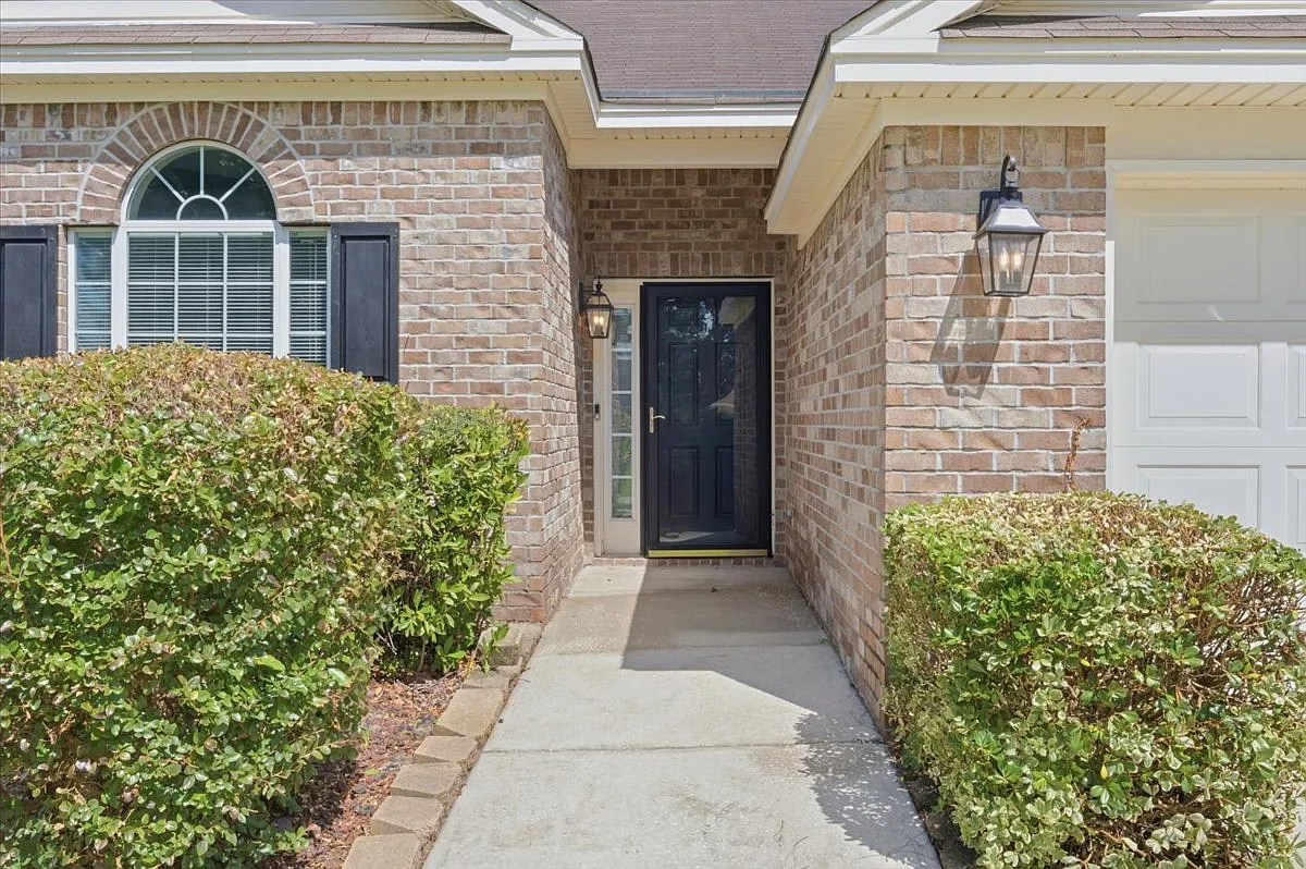 37 Dianne Mackenzie Way — Photo 2