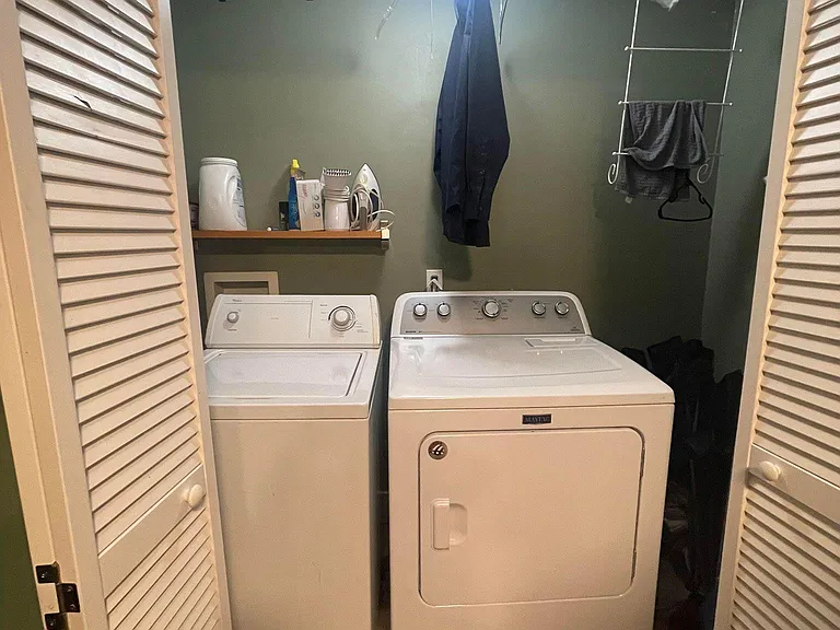 900 Saint Charles Ave NE #4 — Photo 6