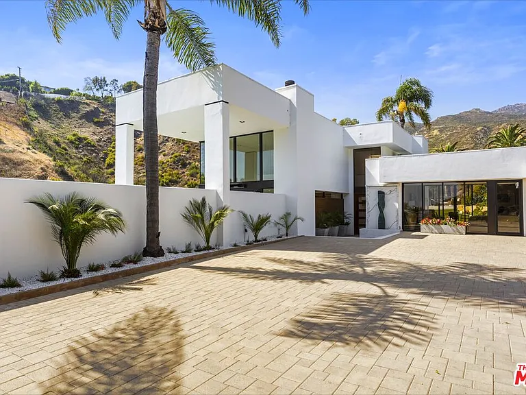3851 Sweetwater Canyon Dr — Photo 21