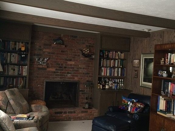 3rd image of 2651 Foxwood Dr