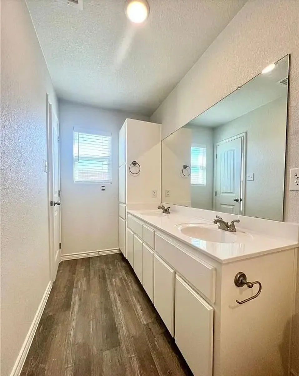 Building Photo - 113 Dolphin Dr #1