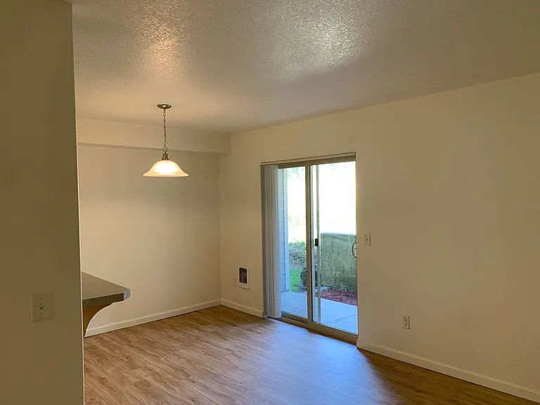 Falcon Ridge Apartments — Photo 7