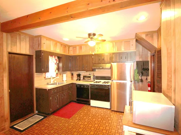 425 Davis Avenue image 6 of 22