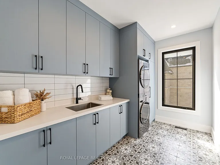 2057 Salvator Blvd — Photo 36
