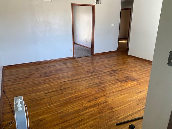 3rd image of 2950 S Millwood Ave