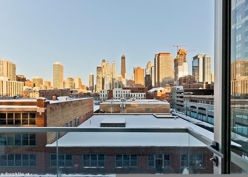 1st image of 858 N Franklin St #1022