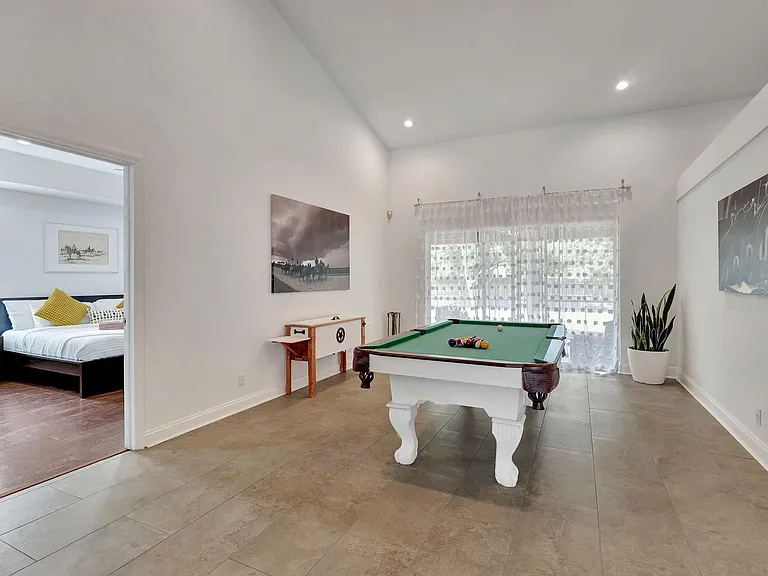 13805 Sheffield St — Photo 7