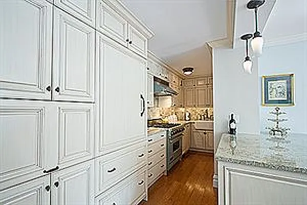 Sold by Douglas Elliman | media 19