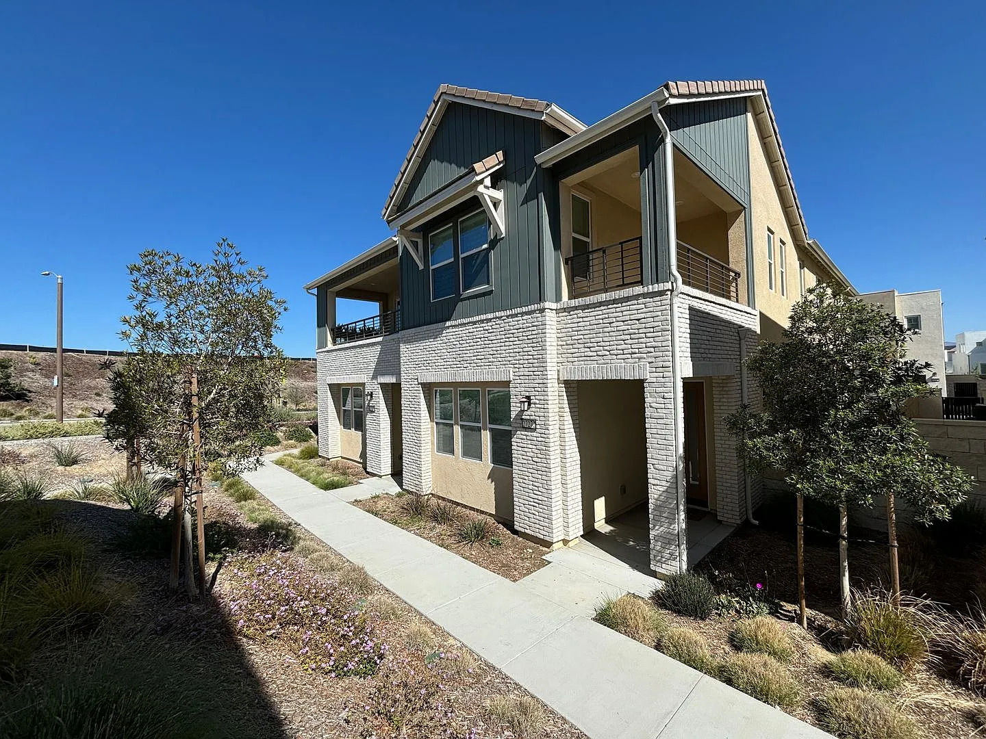 3 Bedroom Home for Rent in Valencia! — Photo 1