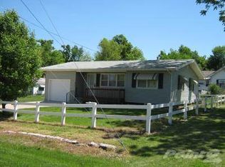 106 S Webster Ave, Ash Grove, MO 65604