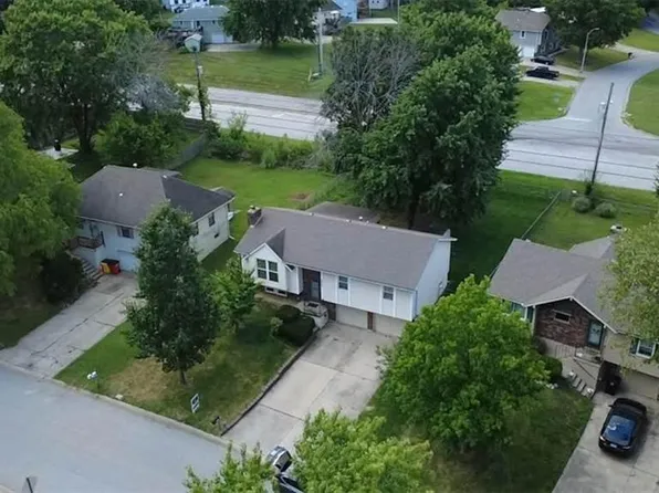 3008 S Bryn Mawr Dr, Independence, MO 64057