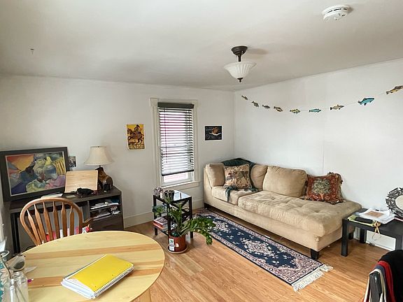 2nd image of 117 E Summit St Unit 2