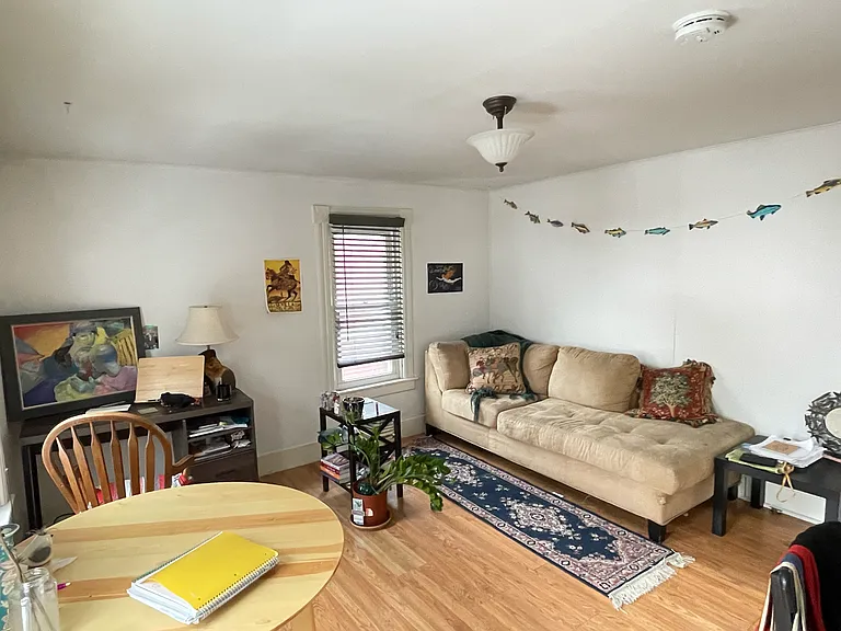 117 E Summit St #2 — Photo 2