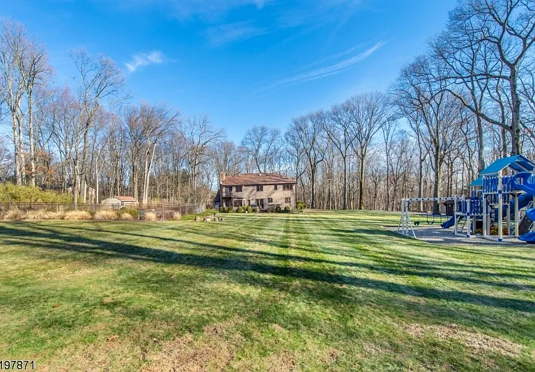 32 Schoolhouse Ln — Photo 21
