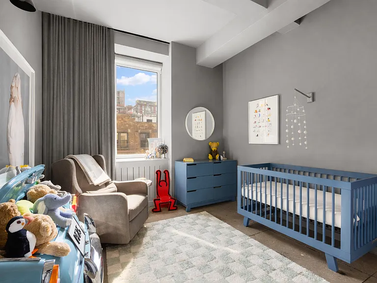 251 W 19th St #5D — Photo 10