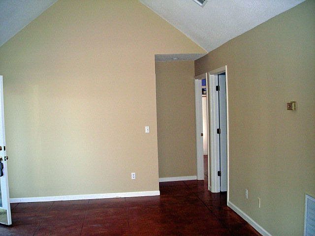 Building Photo 4