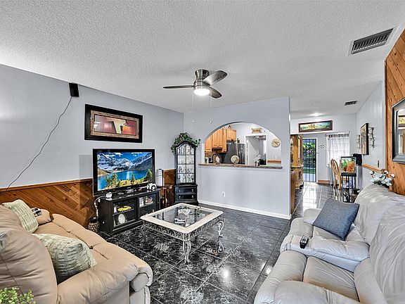 5th image of 1933 SW 67th Avenue
