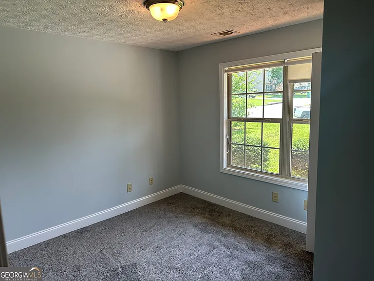561 Highland Pointe Dr — Photo 6