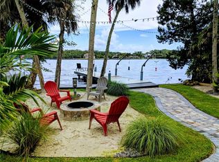 10604 W Halls River Rd, Homosassa, FL 34448